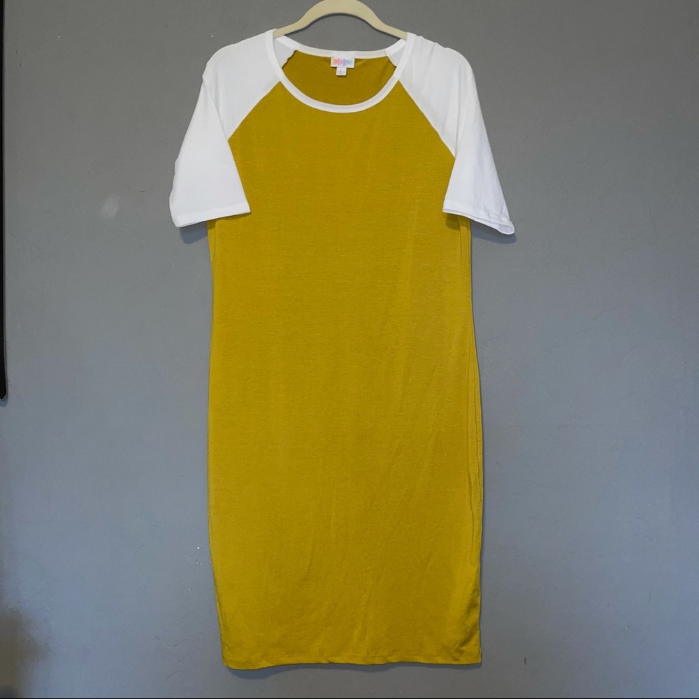 Large LulaRoe Julia fitted yellow dress